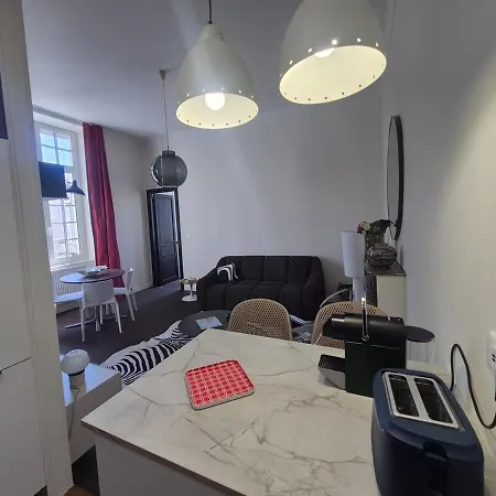 Zeina, 2 Pieces Confortables Et Raffinees, Wifi, Hypercentre La Rochelle (Charente-Maritime)