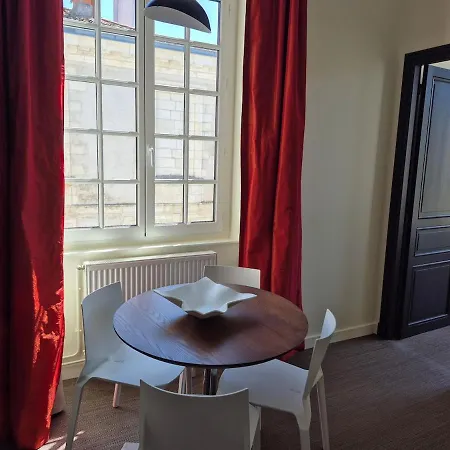 Apartment Zeina, 2 Pieces Confortables Et Raffinees, Wifi, Hypercentre *