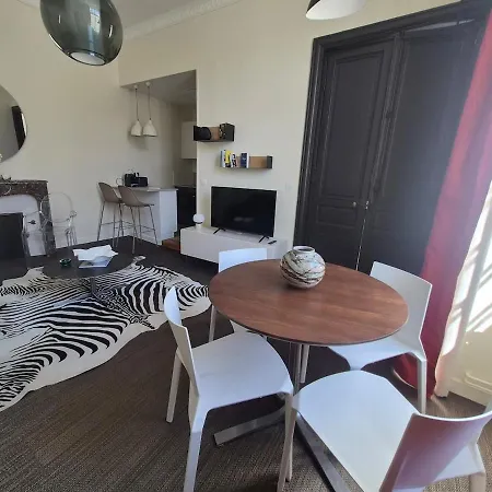 Apartment Zeina, 2 Pieces Confortables Et Raffinees, Wifi, Hypercentre La Rochelle (Charente-Maritime)