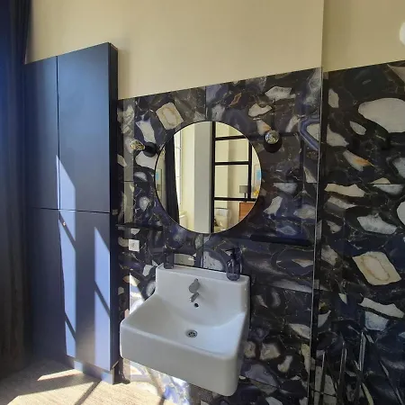 Zeina, 2 Pieces Confortables Et Raffinees, Wifi, Hypercentre La Rochelle (Charente-Maritime)
