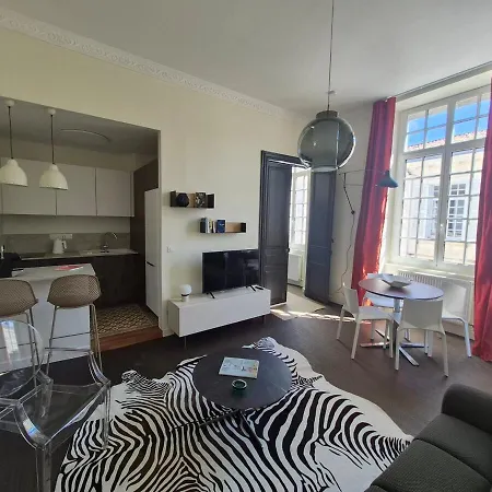 Apartment Zeina, 2 Pieces Confortables Et Raffinees, Wifi, Hypercentre *