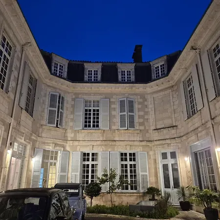 Apartment Zeina, 2 Pieces Confortables Et Raffinees, Wifi, Hypercentre La Rochelle (Charente-Maritime)